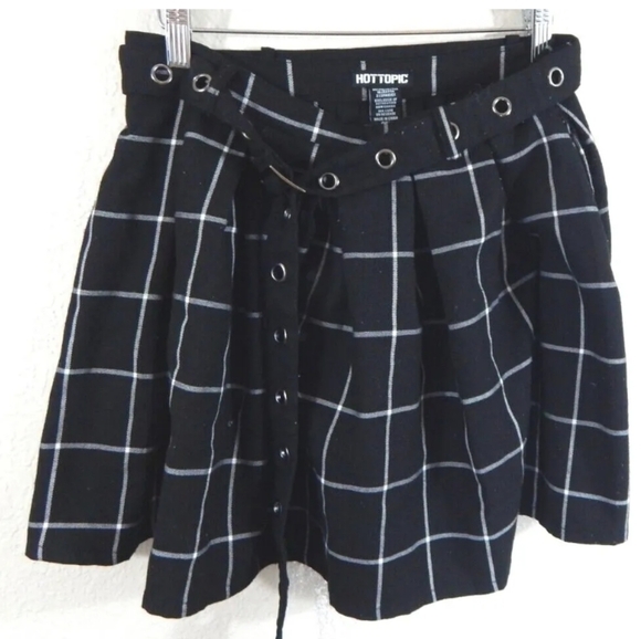 Hot Topic Dresses & Skirts - Hot Topic Plaid Belted Schoolgirl Skirt